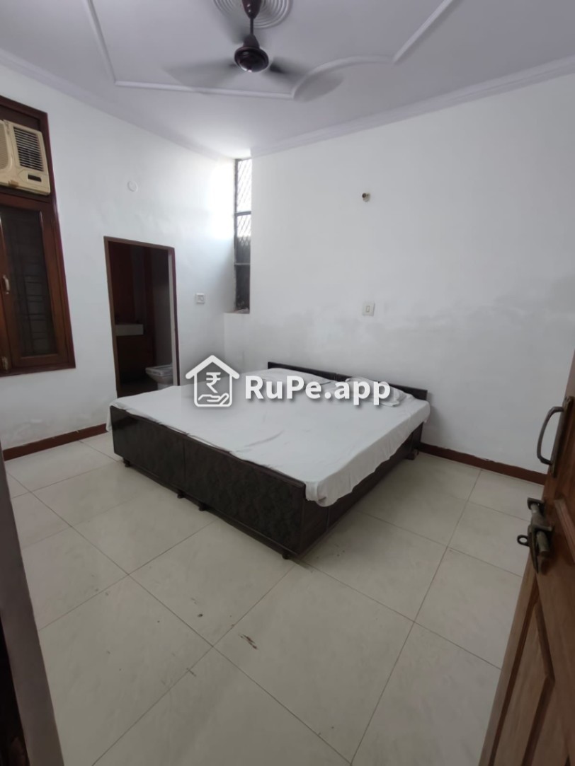 Room Sector 31 Faridabad 3 Bhk Rent