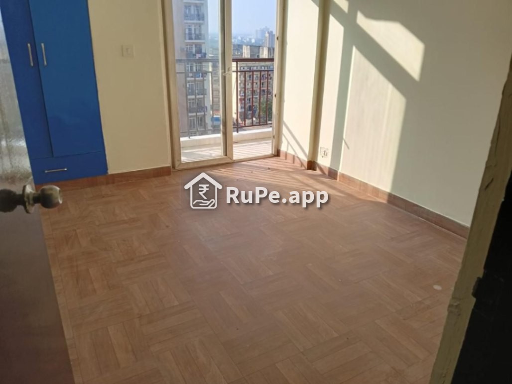 Bedroom Of 2 Bhk Flat For Rent In Sector 77 Faridabad
