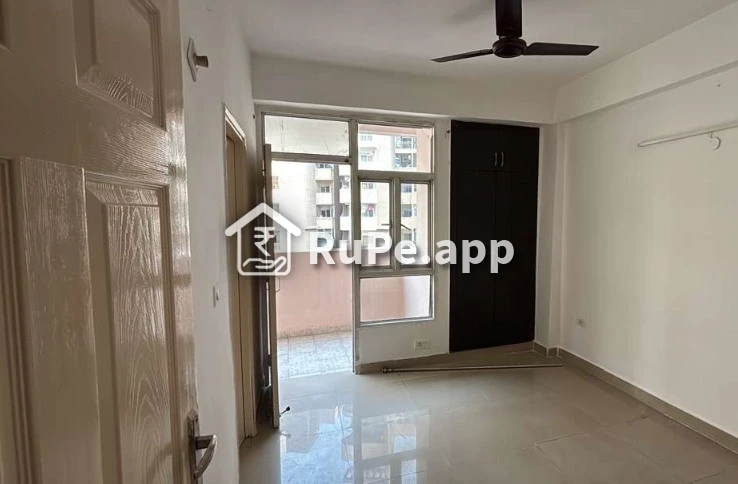 Room In Bhk Apartment For Rent Noida Sector Img