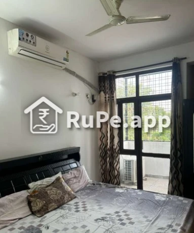 Room In 3bhk Flat For Rent Gurugram Sector 57 Img 4